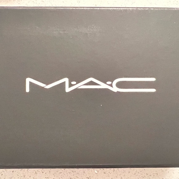 Mac cosmetics set - Picture 4 of 7
